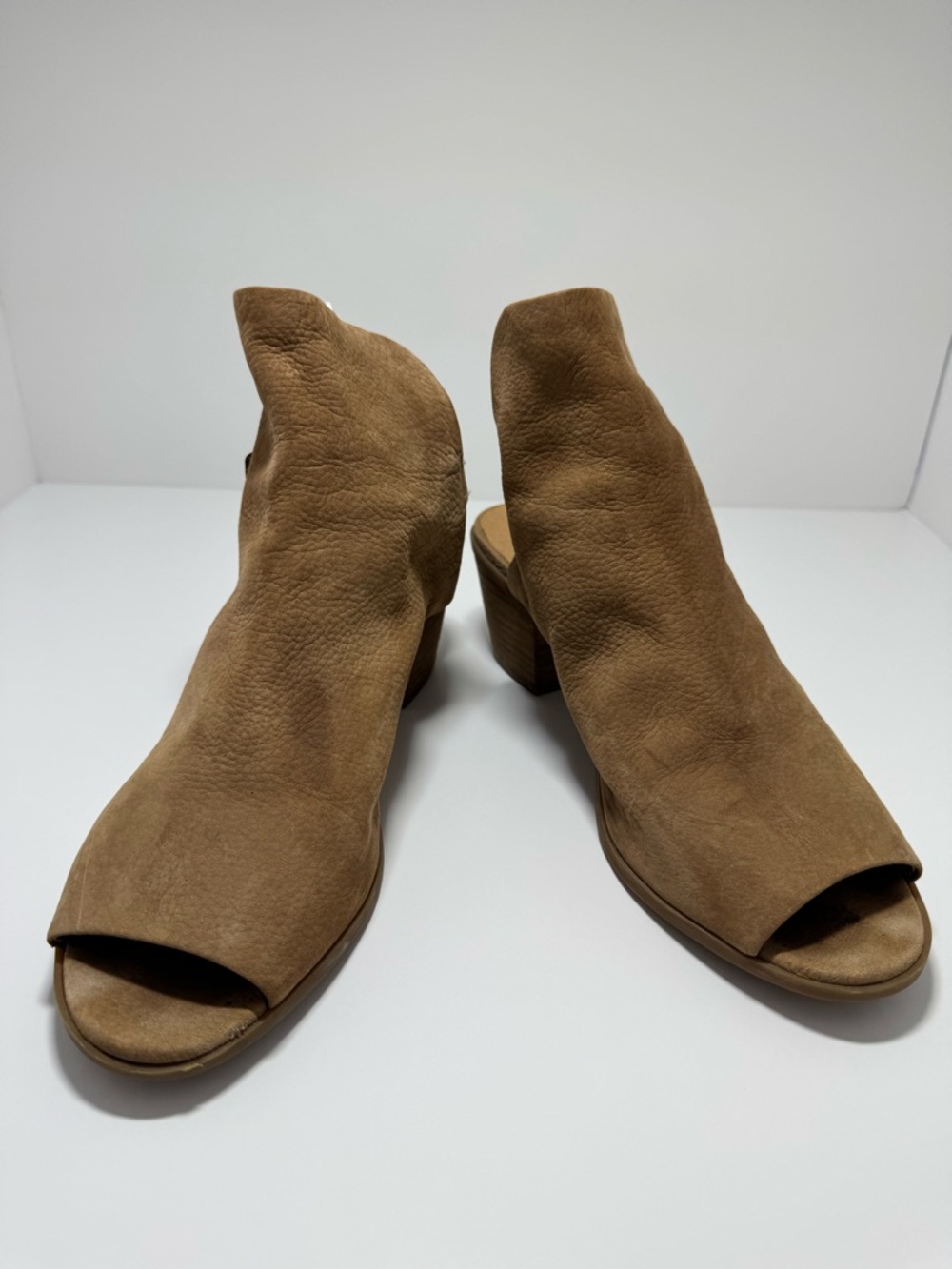 Lucky Brand Women's Open-Toe Tan Suede wedges